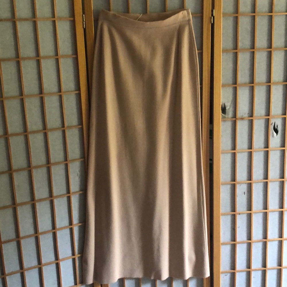 ESCADA, long knit skirt, sz4, tan, dry cleaned